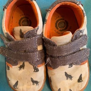 Livie and Luca wolf shoes